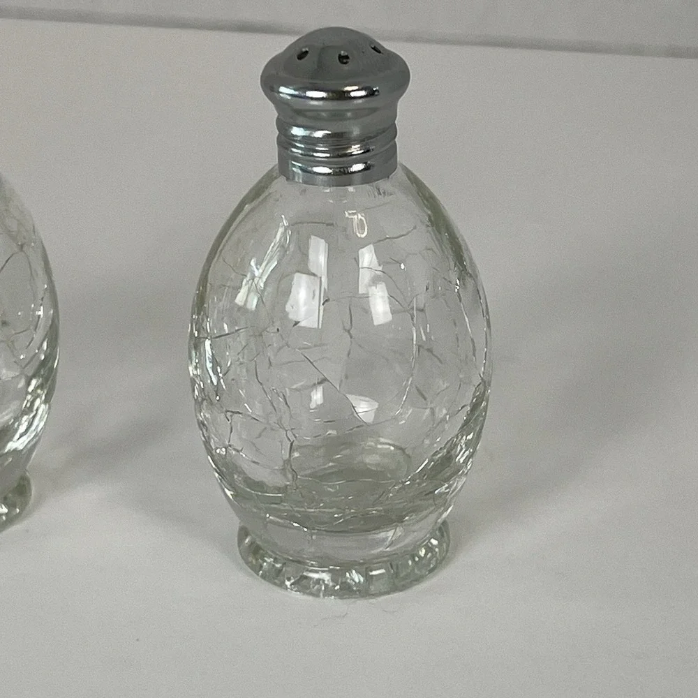 Vintage Clear crackle glass salt pepper shakers Silver‎ tone tops set 2